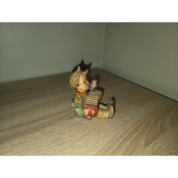 Goebel Hummel LET'S SING 3" Figurine 110/0 TMK4 in Nice Cond! Boy w/ Accordion - Picture 2 of 6
